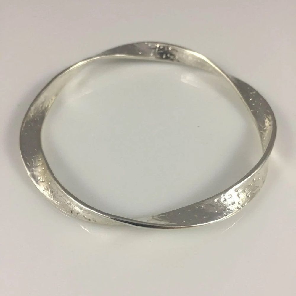 SILPADA STERLING SILVER TWISTED RIBBON BANGLE